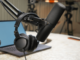 Disarmed podcast Nina Jankowicz https://www.pexels.com/photo/professional-podcast-setup-with-microphone-and-headphones-38125420/